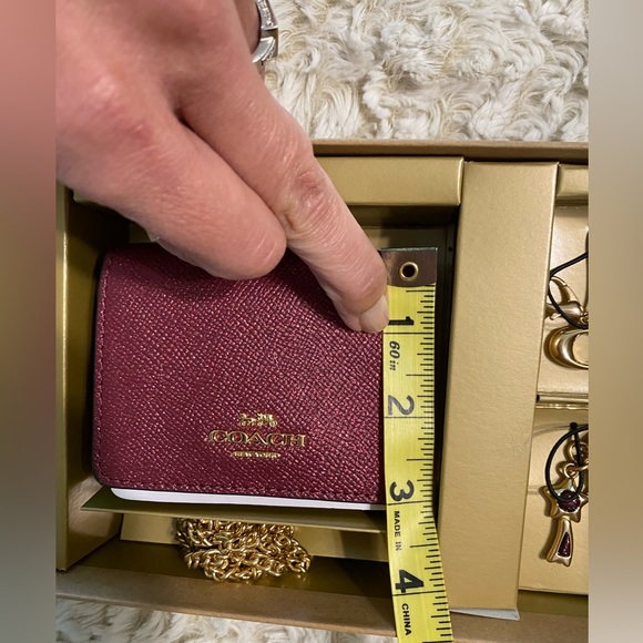 NWT NIB Coach Mini Black Cherry Color Wallet w/ Gold Chain & Attachable Charms - Picture 5 of 10